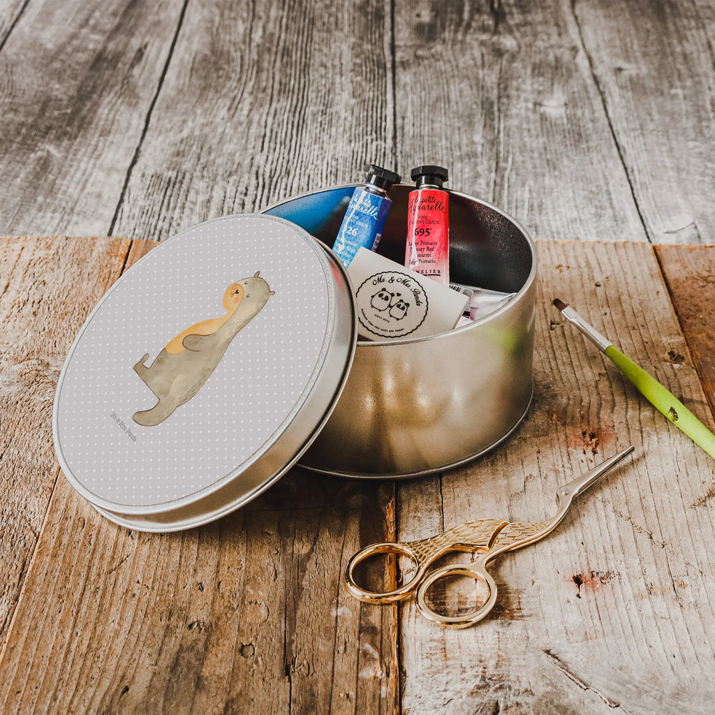 okrągła puszka z blachy wydra brzuch Kuna, wydra, morska wydra