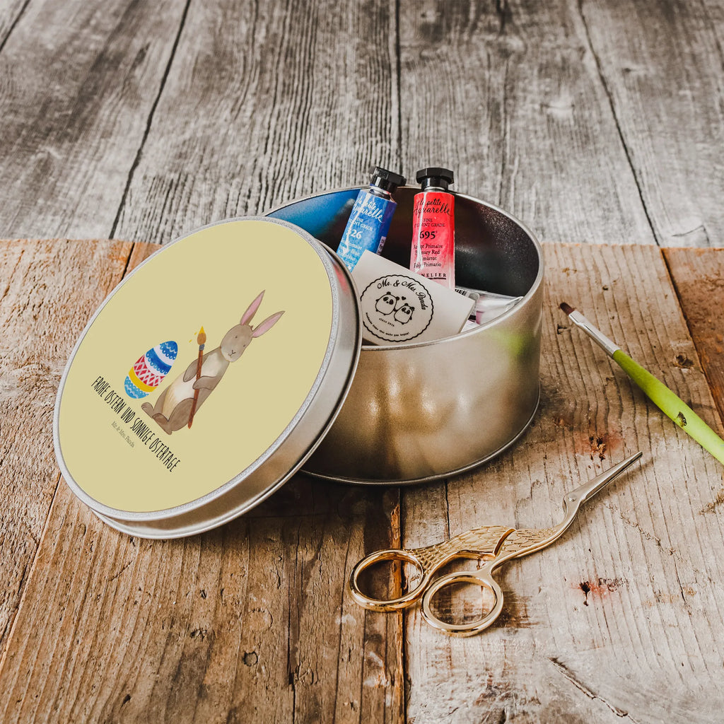 Blechdose rund Hase Eier Malen metallboxen, Aufbewahrungsbox, Aufbewahrungsdosen, dosen, Blechdose, Runde Blechdose, runddose, Geschenkdose, Vorratsdose, Aufbewahrungsdose, Runde Dose, Metallbox, metalldosen, gebäckdosen, runde dosen, runddosen, runde keksdose, geschenkdosen, runde keksdosen, Keksdose, runde blechdosen, Metalldose Rund, Dose, plätzchendosen, plätzchendose, gebäckdose, Blechdose Rund, Vorratsdosen, keksdosen, Metalldose, blechdosen, Ostern, Osterdeko, Osterhase, Osternest, Ostergeschenke, Geschenke zu Ostern, Ostern Geschenk, Ostergeschenke Kinder, Ostern Kinder, Ostergrüße, Hase, Bemalte Ostereier, Eiermalen, Frohe Ostern, Kaninchen, Osterei, Osterblume