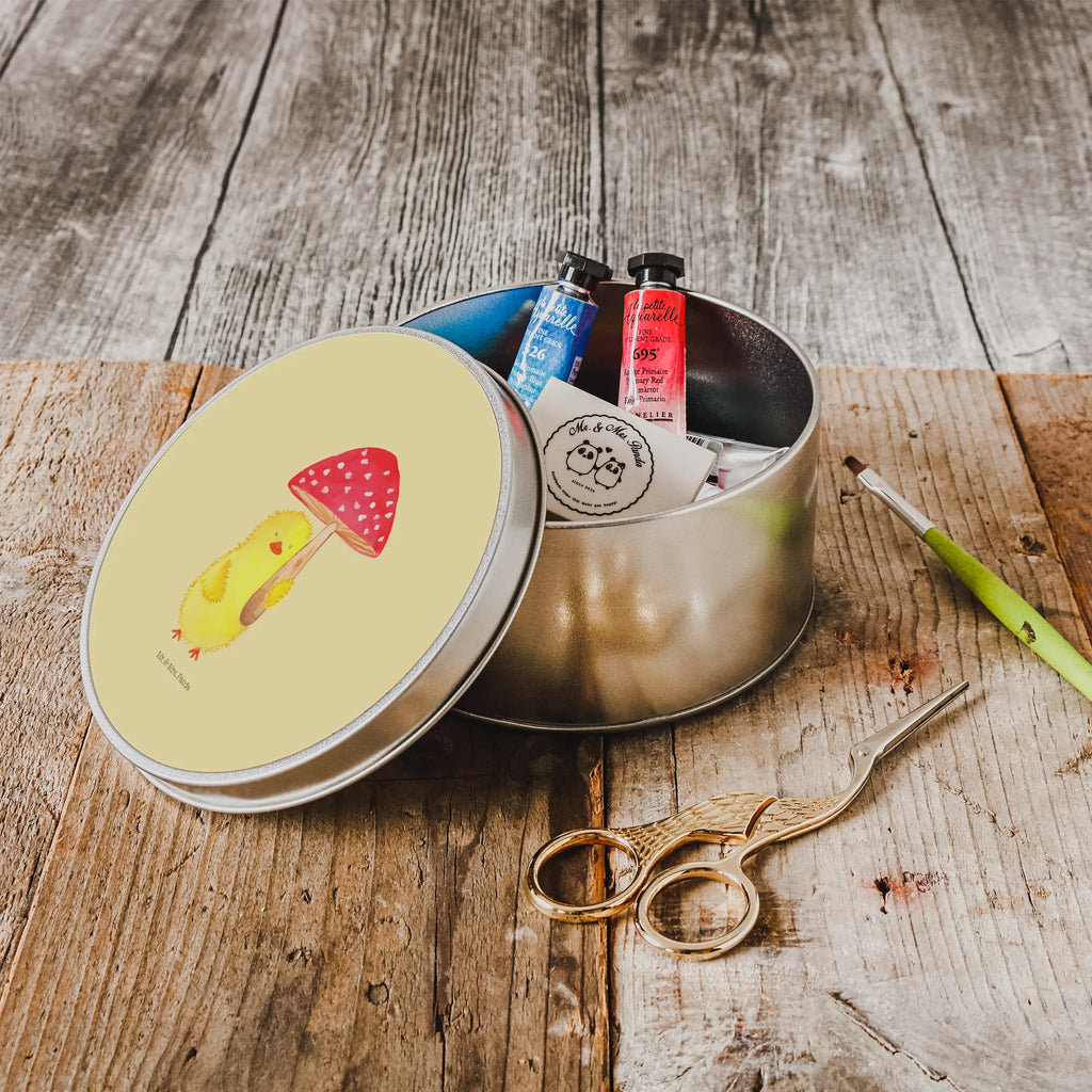 okrągła puszka z blachy pisklę muchomor czerwony Geschenkdose, Runde Dose, metalldosen, blechdosen, gebäckdose, Metalldose, Metalldose Rund, dosen, Aufbewahrungsdose, metallboxen, gebäckdosen, Aufbewahrungsbox, Runde Blechdose, plätzchendose, Vorratsdosen, runde dosen, Vorratsdose, Dose, runddosen, Keksdose, runde keksdose, Aufbewahrungsdosen, Metallbox, runde blechdosen, Blechdose, geschenkdosen, plätzchendosen, runde keksdosen, keksdosen, Blechdose Rund, runddose, Ostern, Osterdeko, Osterhase, Osternest, Ostergeschenke, Geschenke zu Ostern, Ostern Geschenk, Ostergeschenke Kinder, Ostern Kinder, Fliegenpilz, Glückspilz, Küken, Ostergrüße, Frohe Ostern