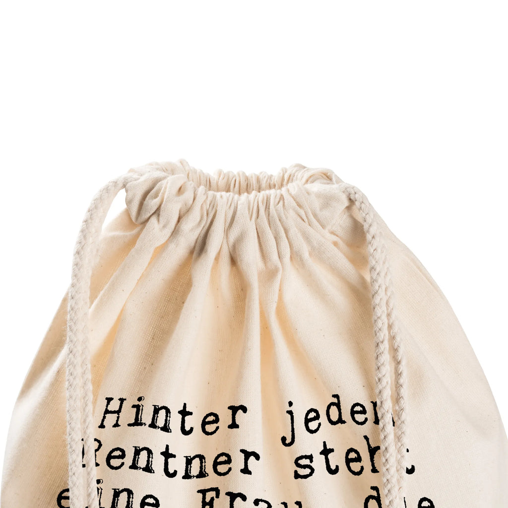 Sportbeutel Sprüche und Zitate Hinter jedem Rentner steht eine Frau, die es sich wünscht, dass er wieder arbeitet. Turnbeutel, Sportbeutel Training, Sportbeutel Herren, Sportbeutel Klein, Sportbeutel Aus Polyester, Sportbeutel Leicht, Sportbeutel Mädchen, Sportbeutel Für Kinder, Sportbeutel Faltbar, Sportbeutel Bunt, Sportbeutel Mit Kordelzug, Sportbeutel Kindergarten, Sportbeutel Set, Gymbag, Sportbeutel Outdoor, Sportbeutel Wasserabweisend, Sportbeutel Kita, Sportbeutel Weiß, Turnbeutel Kinder, Sportbeutel Schwarz, Sportbeutel Geschenkidee, Sportbeutel Groß, Sportbeutel Für Sport, Sportbeutel Schule, Sportbeutel Mit Fach, Sportbeutel Mit Reißverschluss, Sportbeutel Damen, Turnbeutel Mit Kordel, Sportbeutel Waschbar, Sportbeutel Bedruckt, Turnbeutel Schule, Öko Sportbeutel, Sportbeutel Für Erwachsene, Sportbeutel Jungen, Sportbeutel, Sportbeutel Für Freizeit, Sportrucksack, Sportbeutel Fitness, Sportbeutel Aus Baumwolle, Sportbeutel Nachhaltig, Turnbeutel Mit Motiv, Spruch, Sprüche, lustige Sprüche, Weisheiten, Zitate, Spruch Geschenke, Spruch Sprüche Weisheiten Zitate Lustig Weisheit Worte