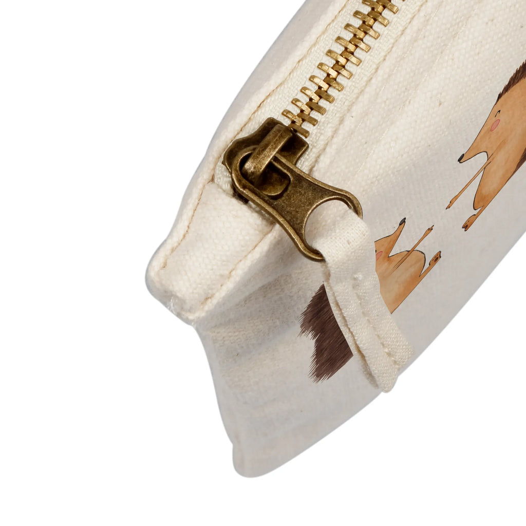 Schminktasche Igel Liebe aufbewahrungstasche, Waschbeutel, Kulturtasche, beauty case, Kosmetikbeutel, Kulturbeutel, aufbewahrungsbeutel, pencil case, Schminktäschchen, Etui, utensilientasche, Mäppchen, Waschtasche, Schminktasche, Schminkbeutel, Stiftemäppchen, kosmetiktäschchen, beauty tasche, Federmappe, pinsel tasche, toiletry bag, Kosmetiktasche, Schlampermäppchen, Freundin, Liebe, Ehefrau, Ehemann, Partner, Verlobung, Freund, Jahrestag, Hocheitstag, Heiratsantrag, Liebesgeschenk, Heiraten, Igel, Geschenk, Liebesbeweis, Hochzeitstag, Verliebt, Verheiratet, Verlobt, Hochzeit