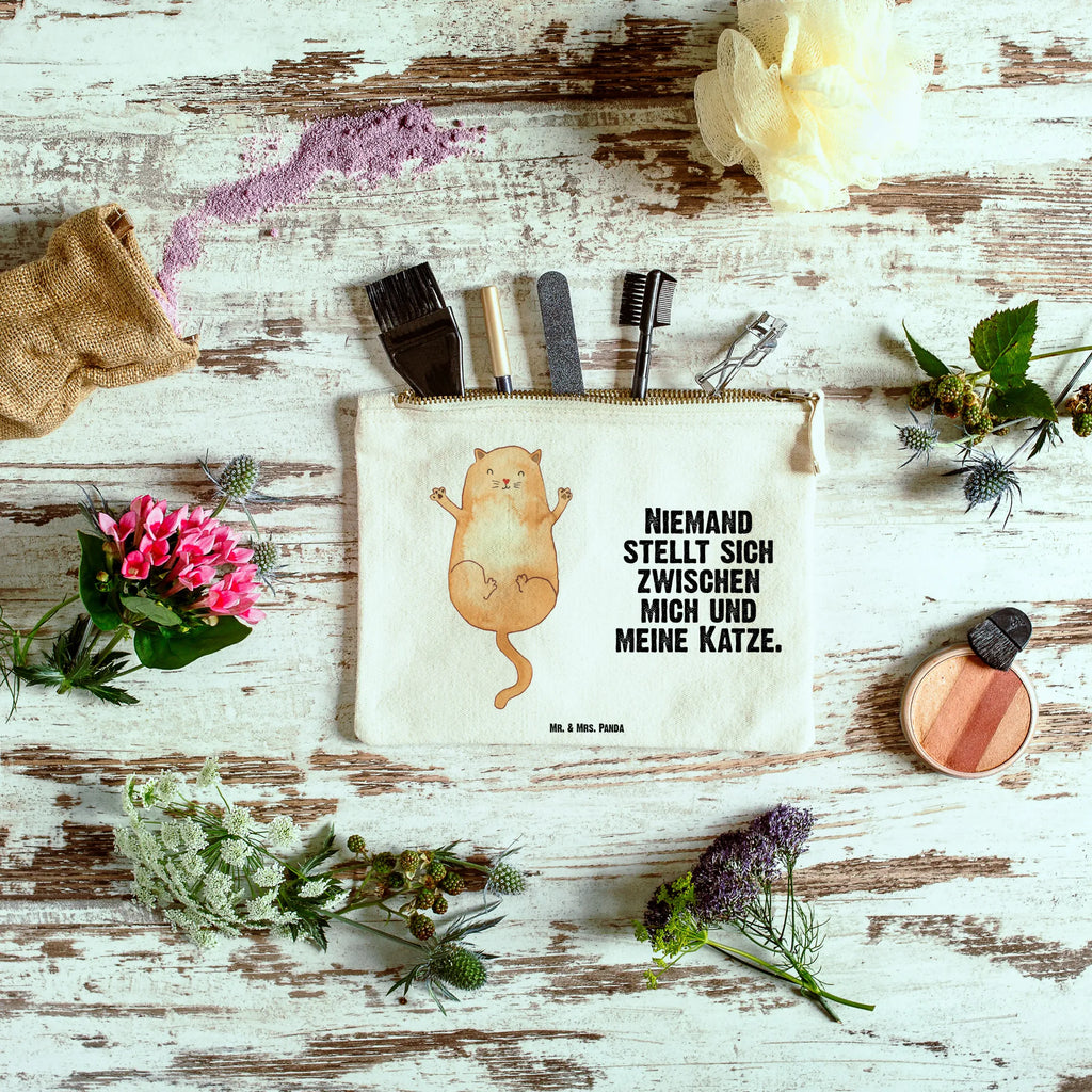 Make-up bag Cat Embrace Aufbewahrung für Schminke, Kulturbeutel Damen, Schminktasche Modern, Schminktasche Blumen, Schminktasche Klein, Kosmetiktasche Organizer, Schminktasche für Unterwegs, Schminktasche Zum Aufhängen, Schminkbeutel, Schminktasche Geschenk, Schminktasche Minimalistisch, Schminktasche Leder, Kosmetiktasche Damen, Schminktäschchen, Kosmetiktasche Für Handtasche, Reise-Kosmetiktasche, Schminktasche Mit Fächern, Kosmetiktasche Zum Mitnehmen, Schminktasche Wasserdicht, Make-Up Tasche, Kosmetiktasche Mit Spiegel, Schminktasche Für Teenager, Schminktasche Für Unterwegs, Kosmetiktasche, Schminktasche Für Mädchen, Schminktasche Reise, Schminktasche Tiermotiv, Schminktasche, Schminktasche Mit Muster, Schminktasche Groß, Stifteaufbewahrung, Schminktasche Nachhaltig, Schminktasche Stoff, Schminktasche Transparent, Schminktasche Mit Reißverschluss, Katze, Katzenmotiv, Katzenfan, Katzendeko, Katzenfreund, Katzenliebhaber, Katzenprodukte, Katzenartikel, Katzenaccessoires, Katzensouvenirs, Katzenliebhaberprodukte, Katzenmotive, Katzenliebe, Freunde, Haustier, beste Freunde, Kater, Freundin, Katzen, Liebe, Mietze, Cat, Katzenbesitzerin, Familie, Katzenhalter, Cats