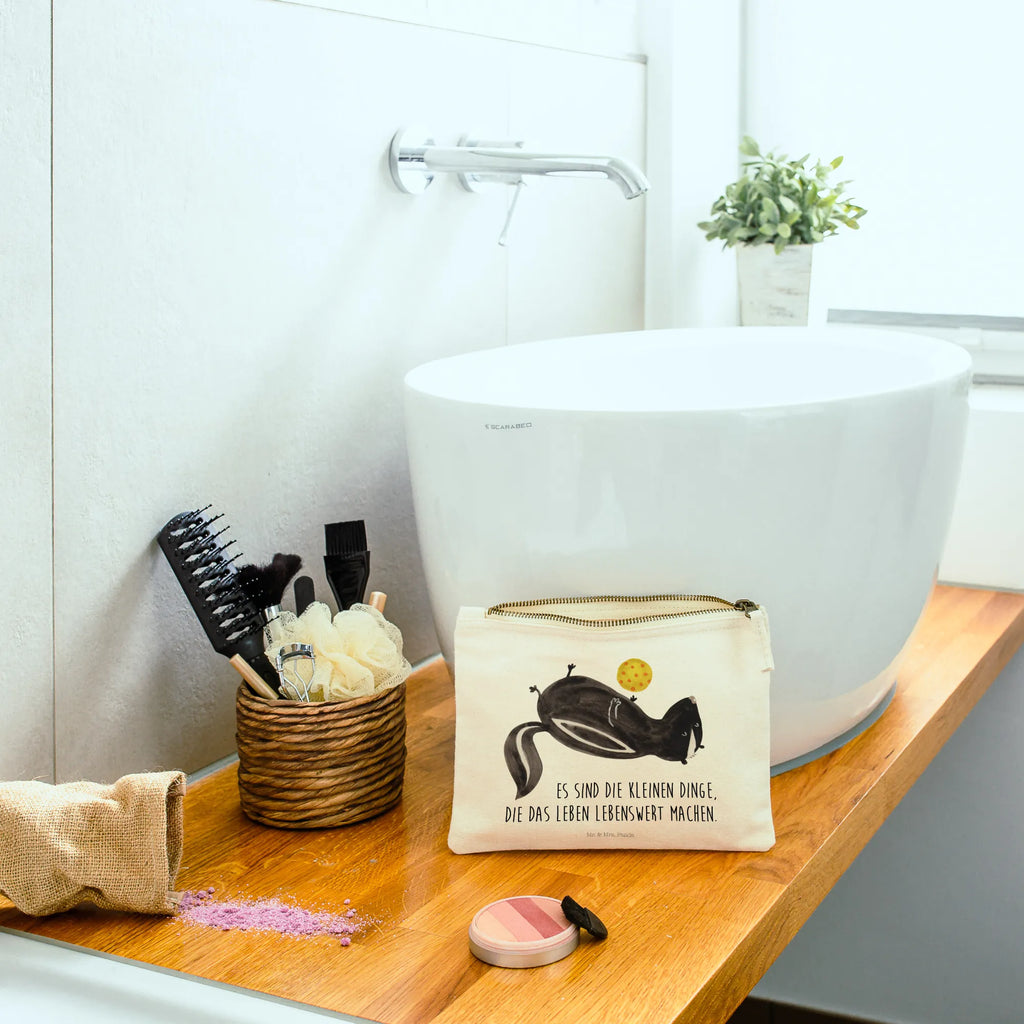 Make-up bag skunk ball utensilientasche, Federmappe, Waschbeutel, beauty case, Kulturbeutel, aufbewahrungstasche, Schminkbeutel, Mäppchen, Schlampermäppchen, Kulturtasche, pinsel tasche, Kosmetiktasche, Stiftemäppchen, Waschtasche, kosmetiktäschchen, Kosmetikbeutel, aufbewahrungsbeutel, toiletry bag, Etui, Schminktasche, Schminktäschchen, beauty tasche, pencil case, Stinktier, Skunk, Verspielt, Weisheit, Stinker, Wildtier, Stinki, Raubtier