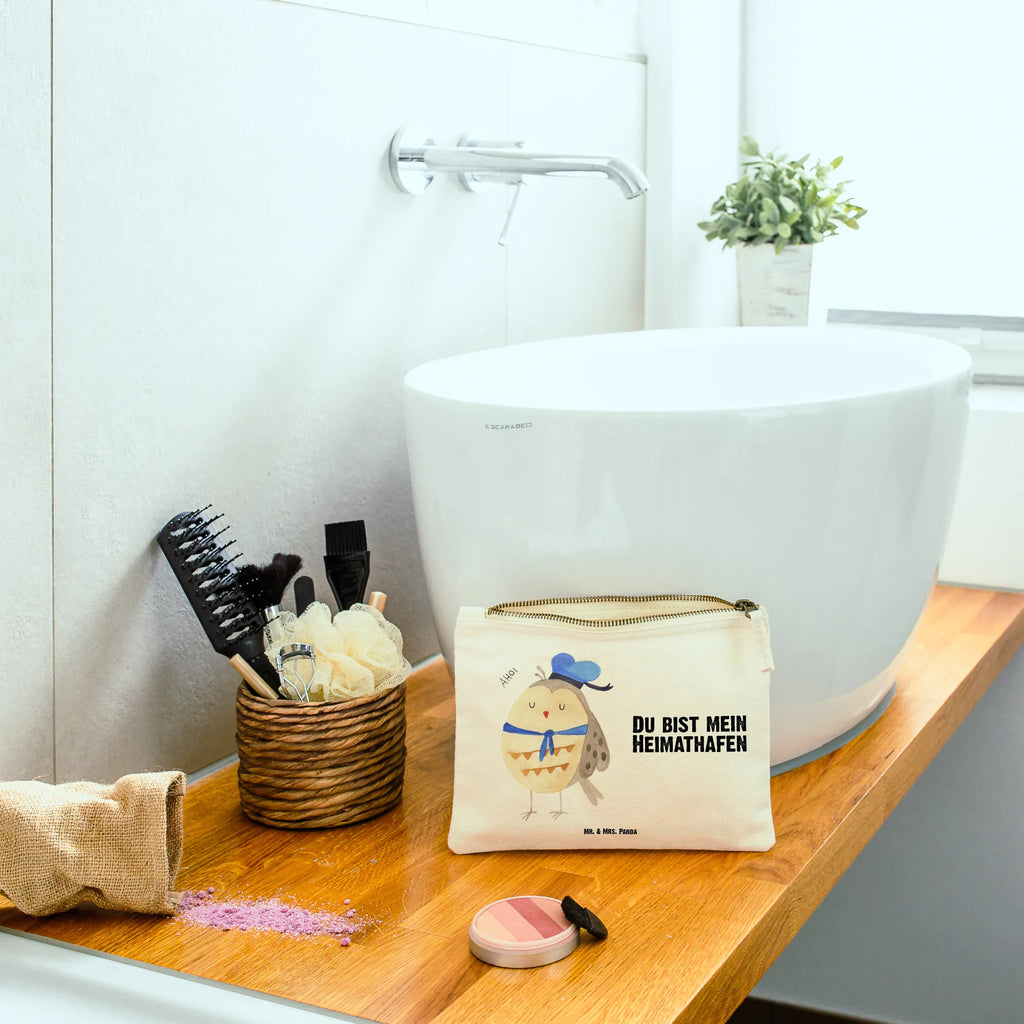 Schminktasche Eule Matrose Schlampermäppchen, Kosmetikbeutel, Schminkbeutel, aufbewahrungsbeutel, utensilientasche, Stiftemäppchen, Mäppchen, beauty tasche, Etui, Waschbeutel, Schminktasche, Federmappe, aufbewahrungstasche, toiletry bag, Kulturbeutel, kosmetiktäschchen, Schminktäschchen, Kosmetiktasche, Kulturtasche, pencil case, pinsel tasche, Waschtasche, beauty case, Eule, Wortspiel Lustig, Eule Deko, Matrose, Owl, Ehe, Hochzeitstag Geschenk, Eule Spruch, Heimathafen, Freundin, Seefahrer