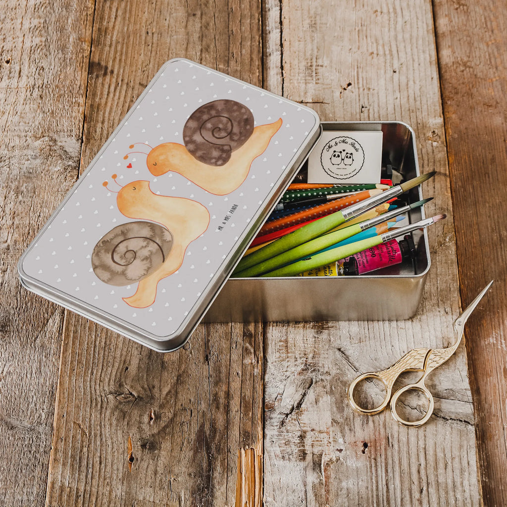 Metal tin Snails in love metallbehälter, pralinendose, Aluminiumdose, Aufbewahrungsdose Metall, schmuckdose, Blechdose, Aufbewahrungsbox Metall, Kaffeedose, Keksdose, Vorratsbehälter, Metalldose Mit Motiv, Vorratsbehälter Aus Metall, Geschenkverpackung Aus Metall, Bedruckte Metalldose, Geschenkdose, keksdosen, Kaffeedosen, Süßigkeitendose Metall, plätzchendose, süssigkeitendose, dosen, Vorratsbox Metall, Metallbox, Dose, Verpackungsdose Metall, Metalldose, vorratsboxen, Dose Mit Deckel Metall, gewürzdose, runddose, Dose Aus Metall, Geschenkbox Metall, Blechbehälter, kräuterdose, Schmuckdose Metall, bonbondose, gewürzdosen, Blechbox Mit Aufdruck, Aufbewahrungsdose, blechdosen, aufbewahrungsbehälter, Teedose, Aufbewahrungsbox, Aufbewahrungsdose Aus Blech, Metalldose Mit Spruch, Vorratsdosen, Runde Dose, Sammeldose Metall, Keksdose Metall, Runddose Metall, teedosen, gebäckdose, Geschenkartikel, aufbewahrungsboxen, Teedose Metall, Metallbehälter Mit Deckel, Kaffeedose Metall, küchenbehälter, metallboxen, Freundin, Freund, Liebe, Liebesgeschenk, Jahrestag, Verlobung, Partner, Ehemann, Ehefrau, Heiraten, Heiratsantrag, Hocheitstag