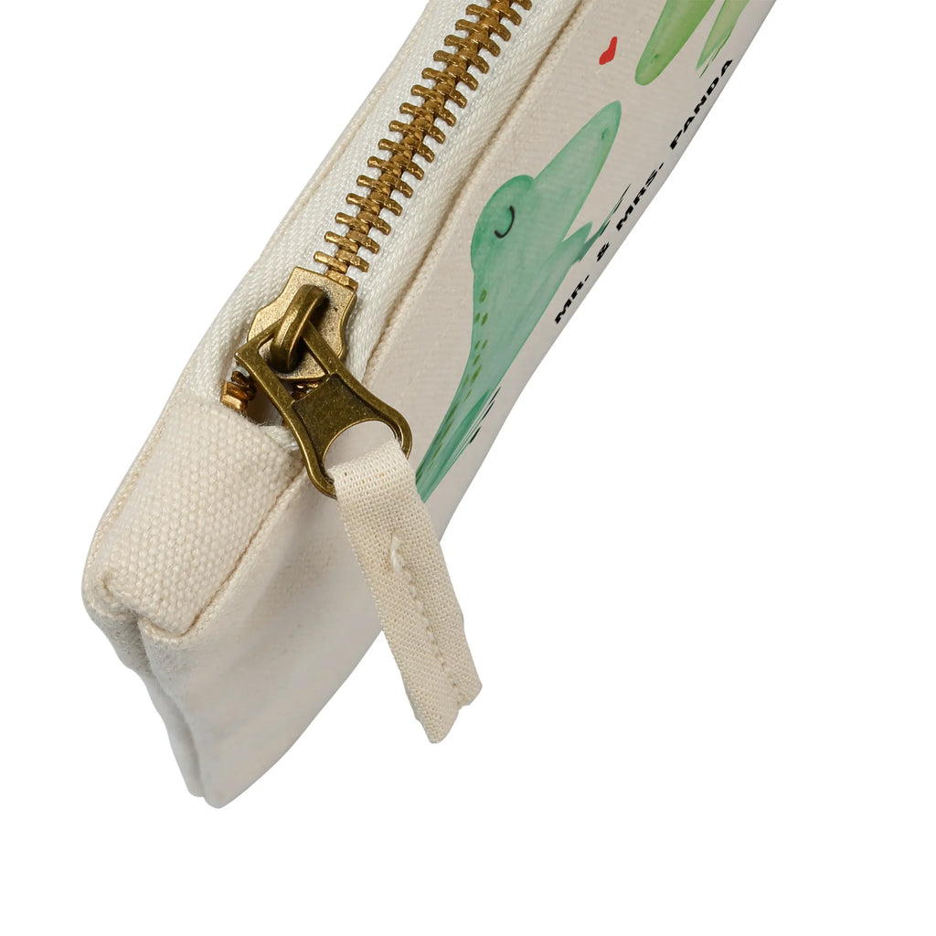 Make-up bag Frogs in love Schminkbeutel, Schminktäschchen, Kulturbeutel, Kosmetikbeutel, Mäppchen, Waschtasche, pencil case, Kosmetiktasche, aufbewahrungsbeutel, Stiftemäppchen, Schminktasche, toiletry bag, Federmappe, Kulturtasche, pinsel tasche, aufbewahrungstasche, beauty case, Schlampermäppchen, beauty tasche, utensilientasche, kosmetiktäschchen, Waschbeutel, Etui, Freundin, Liebe, Ehefrau, Ehemann, Partner, Verlobung, Freund, Jahrestag, Hocheitstag, Heiratsantrag, Liebesgeschenk, Heiraten, Verliebt, Frosch, Fröschchen, Geschenk Freundin, Hochzeitstag, Froschkönig, Geschenk Hochzeit, Frösche, Geschenk Freund, Liebesbeweis, Verlobt, Verheiratet