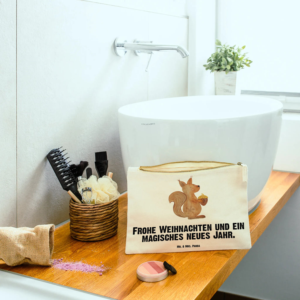 Schminktasche Eichhörnchen Weihnachtszeit Aufbewahrung für Schminke, Schminktasche Groß, Schminktasche Mit Muster, Kosmetiktasche Zum Mitnehmen, Schminktasche Transparent, Kosmetiktasche, Schminktasche Zum Aufhängen, Schminktasche Für Mädchen, Schminktasche Nachhaltig, Schminktasche Reise, Schminktasche für Unterwegs, Kosmetiktasche Mit Spiegel, Kosmetiktasche Damen, Schminktasche Blumen, Schminktasche Mit Fächern, Schminktasche Mit Reißverschluss, Schminktasche Für Teenager, Schminkbeutel, Reise-Kosmetiktasche, Schminktasche Minimalistisch, Schminktasche Tiermotiv, Schminktäschchen, Schminktasche Klein, Schminktasche Für Unterwegs, Schminktasche Modern, Kosmetiktasche Für Handtasche, Schminktasche Leder, Schminktasche Geschenk, Make-Up Tasche, Schminktasche, Kosmetiktasche Organizer, Schminktasche Wasserdicht, Schminktasche Stoff, Stifteaufbewahrung, Kulturbeutel Damen, Winter, Weihnachten, Weihnachtsdeko, Nikolaus, Advent, Heiligabend, Wintermotiv, Neujahr, Weihnachtsmotiv, Frohe Weihnachten, Weihnachtsgruß, Guten Rutsch, Vogel, Frohes neues Jahr