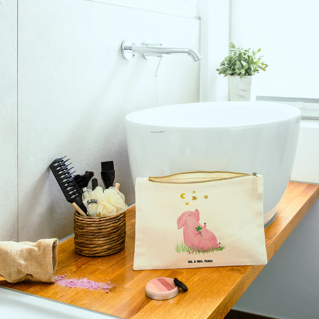 Make-up bag Pig Luck Schminktasche Reise, Schminkbeutel, Aufbewahrung für Schminke, Schminktasche Nachhaltig, Kosmetiktasche Damen, Schminktasche Mit Fächern, Schminktasche Leder, Stifteaufbewahrung, Schminktasche Minimalistisch, Schminktasche Wasserdicht, Schminktasche Für Mädchen, Schminktasche Geschenk, Schminktasche Mit Reißverschluss, Schminktasche Transparent, Kosmetiktasche, Schminktasche Tiermotiv, Schminktasche Modern, Schminktasche Groß, Schminktäschchen, Schminktasche für Unterwegs, Make-Up Tasche, Schminktasche Mit Muster, Kosmetiktasche Für Handtasche, Reise-Kosmetiktasche, Schminktasche Zum Aufhängen, Kosmetiktasche Organizer, Schminktasche Blumen, Schminktasche Klein, Schminktasche Stoff, Schminktasche Für Teenager, Schminktasche, Kosmetiktasche Zum Mitnehmen, Schminktasche Für Unterwegs, Kosmetiktasche Mit Spiegel, Kulturbeutel Damen, Tiermotive, Gute Laune, lustige Sprüche, Tiere, Motivation, Sterne, Glücksbringer, Ziele, Glücksschwein. Glück, Sernchen, Schweinchen, Träume, Schwein