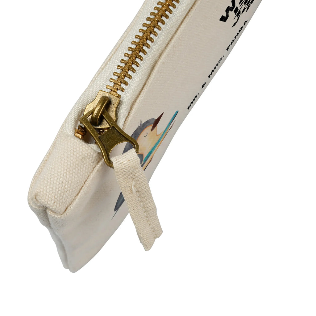 Make-up bag Penguin A book Stifteaufbewahrung, Schminktasche Reise, Kosmetiktasche Zum Mitnehmen, Schminktasche Klein, Kosmetiktasche Für Handtasche, Schminktasche Modern, Schminktasche Mit Fächern, Schminktasche für Unterwegs, Schminktasche Leder, Schminktasche Minimalistisch, Schminktasche Geschenk, Schminktasche Groß, Make-Up Tasche, Kulturbeutel Damen, Schminktasche Wasserdicht, Schminktasche Mit Reißverschluss, Schminktäschchen, Schminktasche Tiermotiv, Reise-Kosmetiktasche, Schminktasche Nachhaltig, Schminktasche, Aufbewahrung für Schminke, Schminktasche Für Teenager, Schminktasche Für Mädchen, Schminktasche Für Unterwegs, Schminktasche Zum Aufhängen, Kosmetiktasche Organizer, Kosmetiktasche, Schminktasche Stoff, Schminkbeutel, Schminktasche Blumen, Kosmetiktasche Mit Spiegel, Schminktasche Transparent, Kosmetiktasche Damen, Schminktasche Mit Muster, Pinguin, Freizeit, Lesen, Urlaub, Ferien, Buch, Nichtstun, Bücherwurm, Pinguine, Faulenzen