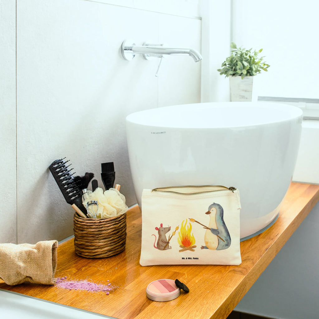 Schminktasche Pinguin Lagerfeuer Kulturtasche, aufbewahrungstasche, kosmetiktäschchen, Kosmetiktasche, beauty tasche, pencil case, toiletry bag, Schlampermäppchen, Etui, Waschbeutel, Mäppchen, Schminktäschchen, aufbewahrungsbeutel, Kulturbeutel, Stiftemäppchen, beauty case, Waschtasche, Kosmetikbeutel, Federmappe, Schminkbeutel, Schminktasche, utensilientasche, pinsel tasche, Pinguin, Pinguine, Grillen, Leben, Feuer, Job, Lagerfeuer, Liebe, Büroalltag, Büro, Neustart, Lebensspruch, Motivation, Arbeit, Maus, Marshmallows, Lebensmotivation