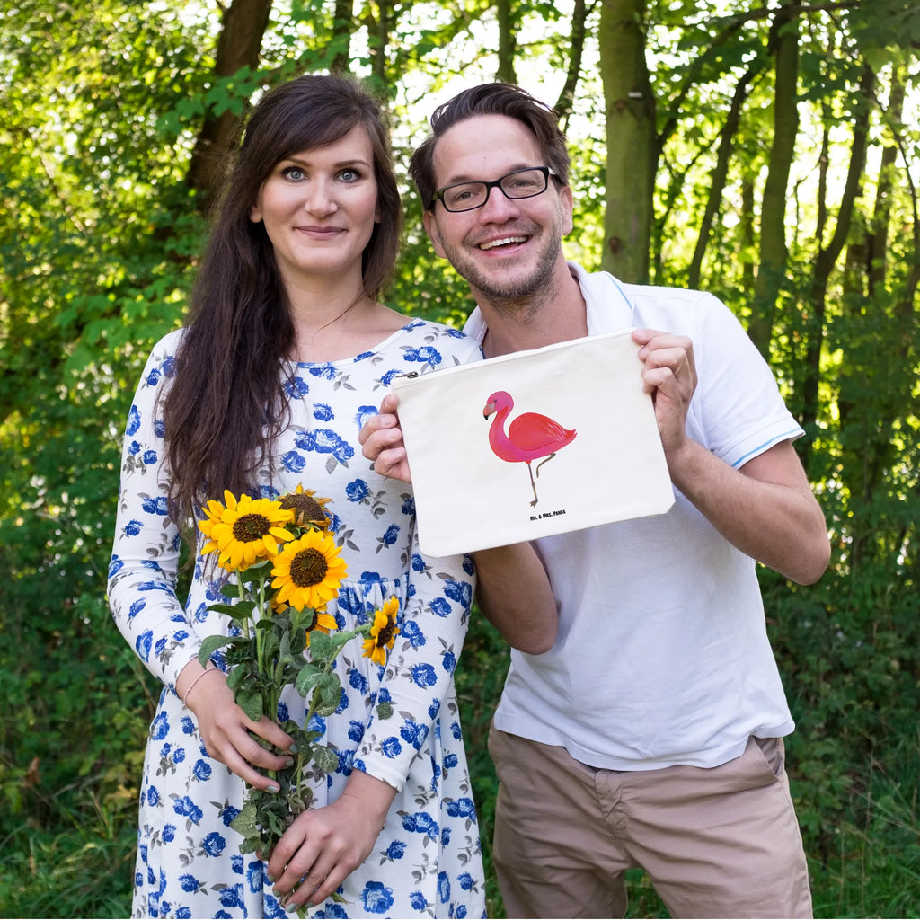 Schminktasche Flamingo Classic Waschtasche, Schminktasche, Stiftemäppchen, toiletry bag, pinsel tasche, Schlampermäppchen, Waschbeutel, beauty tasche, Kosmetikbeutel, Etui, beauty case, aufbewahrungsbeutel, aufbewahrungstasche, kosmetiktäschchen, utensilientasche, Mäppchen, Kulturbeutel, pencil case, Federmappe, Kosmetiktasche, Kulturtasche, Schminktäschchen, Schminkbeutel, Flamingo, Selbstliebe, Freundin, für Mich, Spruch, Geschwister, Freundinnen, Tochter, Ich, Einzigartig, Stolz, Außenseiter, Sohn