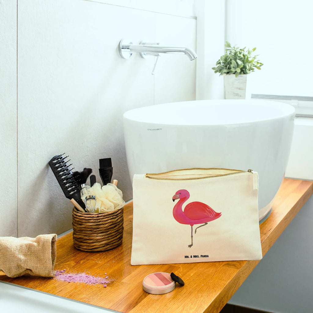 Schminktasche Flamingo Classic Waschtasche, Schminktasche, Stiftemäppchen, toiletry bag, pinsel tasche, Schlampermäppchen, Waschbeutel, beauty tasche, Kosmetikbeutel, Etui, beauty case, aufbewahrungsbeutel, aufbewahrungstasche, kosmetiktäschchen, utensilientasche, Mäppchen, Kulturbeutel, pencil case, Federmappe, Kosmetiktasche, Kulturtasche, Schminktäschchen, Schminkbeutel, Flamingo, Selbstliebe, Freundin, für Mich, Spruch, Geschwister, Freundinnen, Tochter, Ich, Einzigartig, Stolz, Außenseiter, Sohn