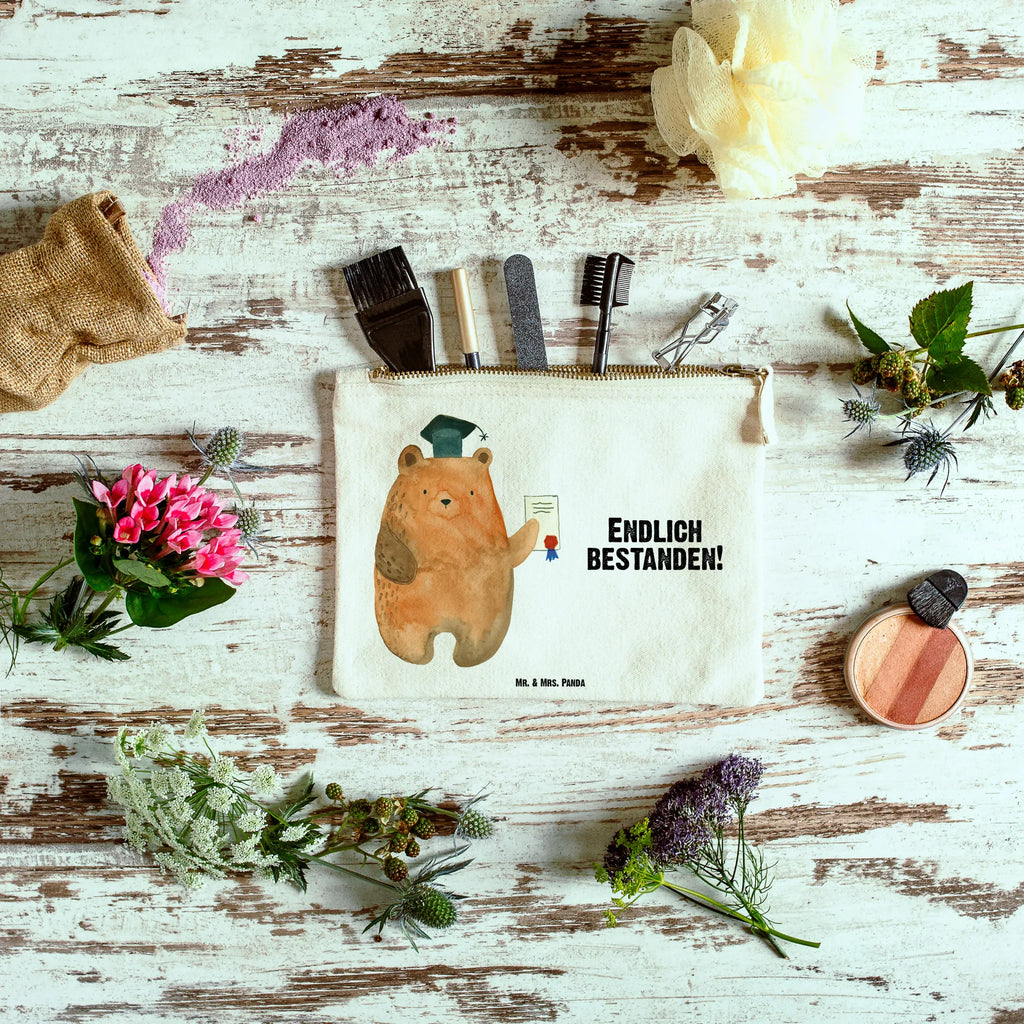 Make-up bag bear Test Schminktasche Für Unterwegs, Kosmetiktasche Für Handtasche, Schminktasche Reise, Schminktasche Mit Reißverschluss, Schminktasche Transparent, Schminktasche Tiermotiv, Aufbewahrung für Schminke, Schminktasche Groß, Schminktasche Wasserdicht, Kosmetiktasche Zum Mitnehmen, Schminktasche Geschenk, Schminktasche Klein, Kosmetiktasche Damen, Schminktasche Zum Aufhängen, Schminktasche Mit Muster, Schminktäschchen, Schminktasche für Unterwegs, Schminkbeutel, Stifteaufbewahrung, Schminktasche Blumen, Kulturbeutel Damen, Schminktasche Für Mädchen, Schminktasche Mit Fächern, Schminktasche Modern, Make-Up Tasche, Schminktasche, Schminktasche Für Teenager, Schminktasche Minimalistisch, Kosmetiktasche Organizer, Reise-Kosmetiktasche, Schminktasche Nachhaltig, Kosmetiktasche, Kosmetiktasche Mit Spiegel, Schminktasche Stoff, Schminktasche Leder, Bär, Teddy, Teddybär, Zeugnis, Prüfungen, Abitur, Abschluss, Abschlusszeugnis, Prüfung bestanden