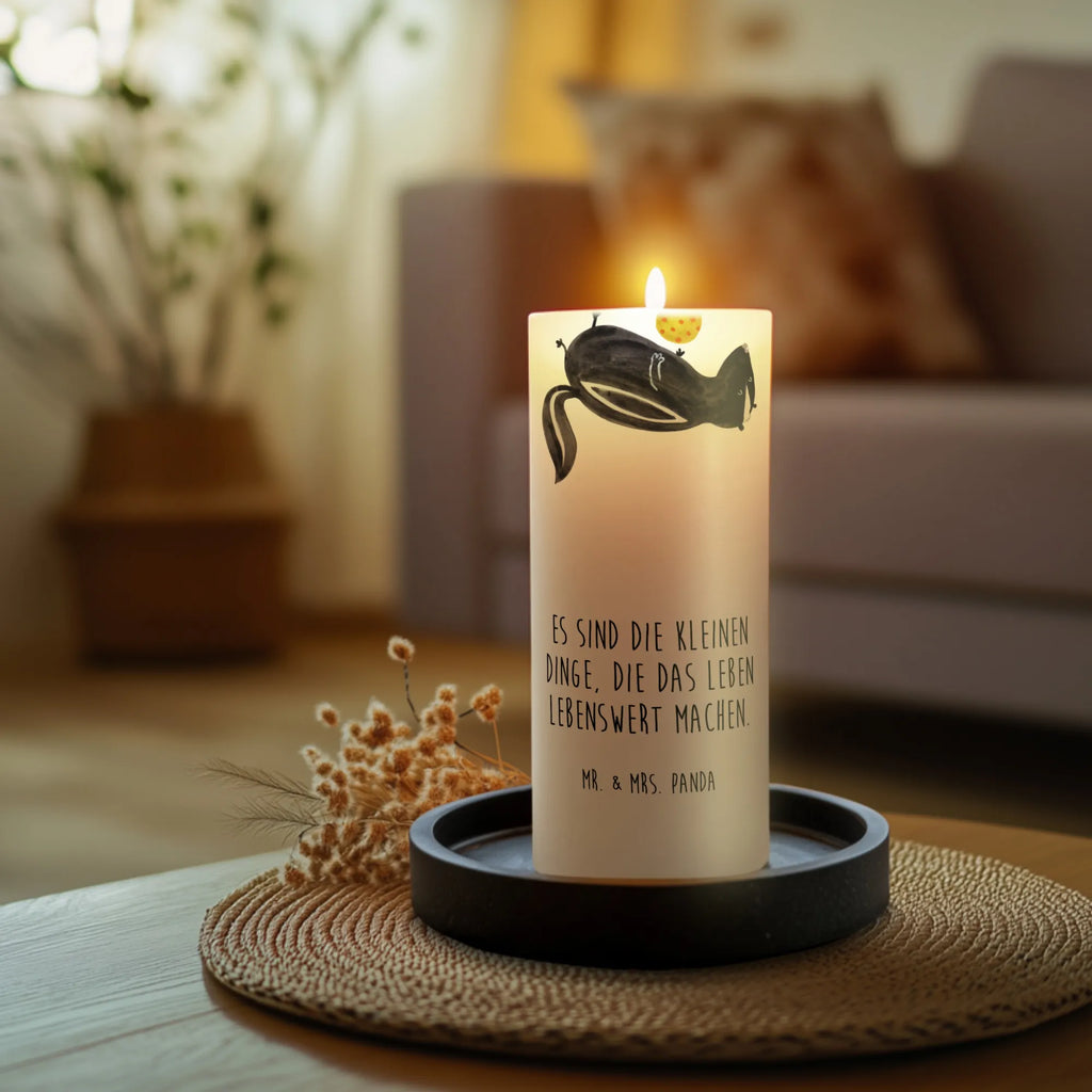 Candle skunk ball Duftkerze, Grablicht, Kerze Für Firmung, Sojawachskerze, Gedenkkerze, Kerze Für Weihnachten, Kerze Für Kommunion, Teelicht, Tafelkerze, Kerze Mit Gravur, Kerze Als Gastgeschenk, Kerze Mit Namensgravur, Kerze Für Ostern, Tischkerze, Andachtskerze, Dinnerkerzenpaar, Gartenkerze, Kerze Mit Fotoeinleger, Outdoor-Kerze, Kerze Für Hochzeit, Kerze Für Taufe, Blockkerze, Votivkerze, Grabkerze, Kerze Mit Prägung, Kerze Mit Spruch, Kerze Mit Duft, Kerze Für Geburtstag, Handgemachte Kerze, Dinnerkerze, Kerze Ohne Duft, Handgegossene Kerze, Stabkerze, Laternenkerze, Bio-Kerze, Metall-Kerze, Stumpenkerzen-Set, Fair-Trade-Kerze, Stearin­kerze, Stumpenkerze, Streukerze, Kerze Für Advent, Trauerkerze, Glas-Kerze, Kerze Mit Motiv, Kerze, Stinktier, Skunk, Wildtier, Stinker, Weisheit, verspielt, Raubtier, Stinki