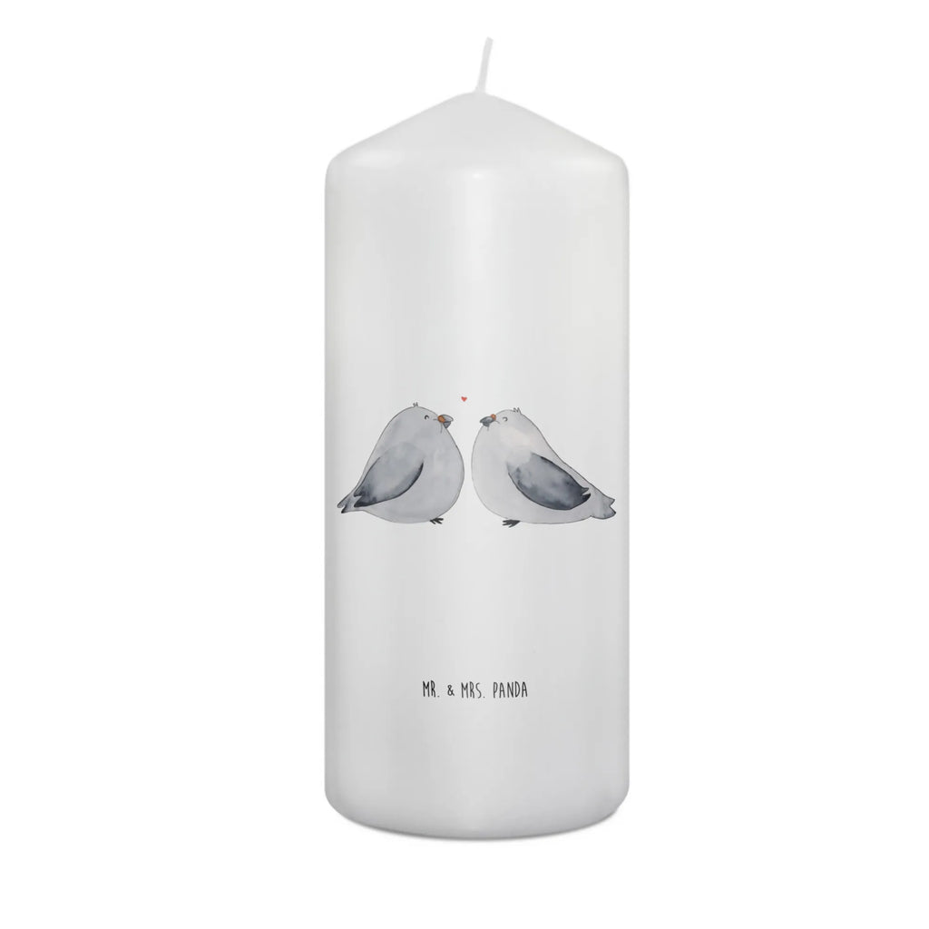 Candle Turtledoves in love Zylinderkerze, Erinnerungskerze, Dekorative Kerze, Geburtskerze, Geburtstagskerze, Erinnerungslicht, Stumpenkerze, Adventskerze, Tafelkerze, Weihnachtskerze, Schmuckkerze, Kerze Mit Spruch, Dekokerze, Bedruckte Kerze, Tischkerze, Blockkerze, Hochzeitskerze, Dinnerkerze, Kommunionskerze, Wunschkerze, Kerze Mit Motiv, Handgemachte Kerze, Grosse Kerze, Osterkerze, Laternenkerze, Gartenkerze, Wachskerze, Freundin, Freund, Liebe, Liebesgeschenk, Jahrestag, Verlobung, Partner, Ehemann, Ehefrau, Heiraten, Heiratsantrag, Hocheitstag, Turteltauben, Geschenk Freundin, Turteltäubchen, Hochzeitstag, Geschenk Freund, Geschenk Hochzeit, Verheiratet, Tauben, Verlobt, Verliebt, Liebesbeweis