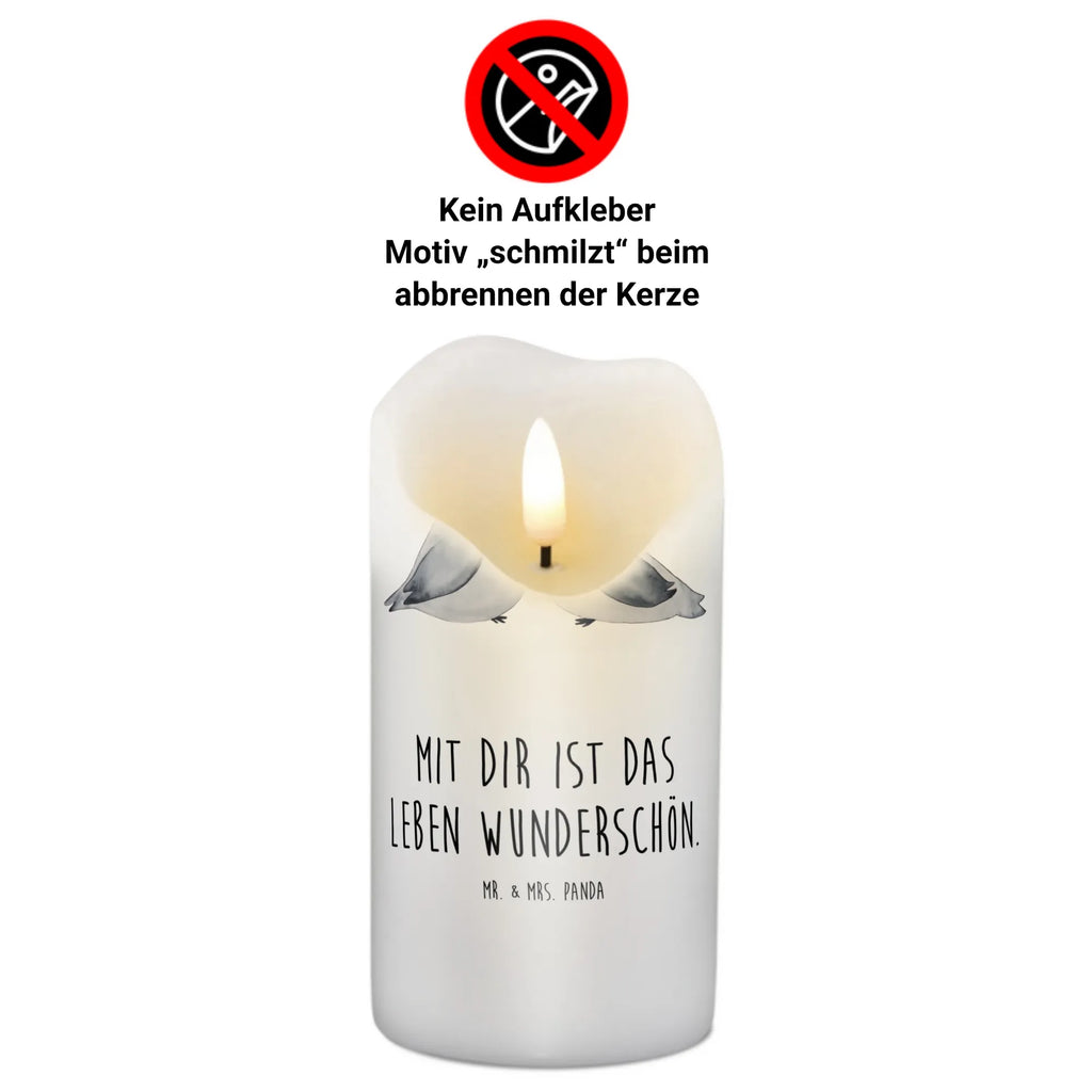 Candle Turtledoves in love Zylinderkerze, Erinnerungskerze, Dekorative Kerze, Geburtskerze, Geburtstagskerze, Erinnerungslicht, Stumpenkerze, Adventskerze, Tafelkerze, Weihnachtskerze, Schmuckkerze, Kerze Mit Spruch, Dekokerze, Bedruckte Kerze, Tischkerze, Blockkerze, Hochzeitskerze, Dinnerkerze, Kommunionskerze, Wunschkerze, Kerze Mit Motiv, Handgemachte Kerze, Grosse Kerze, Osterkerze, Laternenkerze, Gartenkerze, Wachskerze, Freundin, Freund, Liebe, Liebesgeschenk, Jahrestag, Verlobung, Partner, Ehemann, Ehefrau, Heiraten, Heiratsantrag, Hocheitstag, Turteltauben, Geschenk Freundin, Turteltäubchen, Hochzeitstag, Geschenk Freund, Geschenk Hochzeit, Verheiratet, Tauben, Verlobt, Verliebt, Liebesbeweis