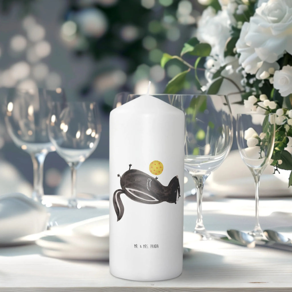 Candle skunk ball Duftkerze, Grablicht, Kerze Für Firmung, Sojawachskerze, Gedenkkerze, Kerze Für Weihnachten, Kerze Für Kommunion, Teelicht, Tafelkerze, Kerze Mit Gravur, Kerze Als Gastgeschenk, Kerze Mit Namensgravur, Kerze Für Ostern, Tischkerze, Andachtskerze, Dinnerkerzenpaar, Gartenkerze, Kerze Mit Fotoeinleger, Outdoor-Kerze, Kerze Für Hochzeit, Kerze Für Taufe, Blockkerze, Votivkerze, Grabkerze, Kerze Mit Prägung, Kerze Mit Spruch, Kerze Mit Duft, Kerze Für Geburtstag, Handgemachte Kerze, Dinnerkerze, Kerze Ohne Duft, Handgegossene Kerze, Stabkerze, Laternenkerze, Bio-Kerze, Metall-Kerze, Stumpenkerzen-Set, Fair-Trade-Kerze, Stearin­kerze, Stumpenkerze, Streukerze, Kerze Für Advent, Trauerkerze, Glas-Kerze, Kerze Mit Motiv, Kerze, Stinktier, Skunk, Wildtier, Stinker, Weisheit, verspielt, Raubtier, Stinki
