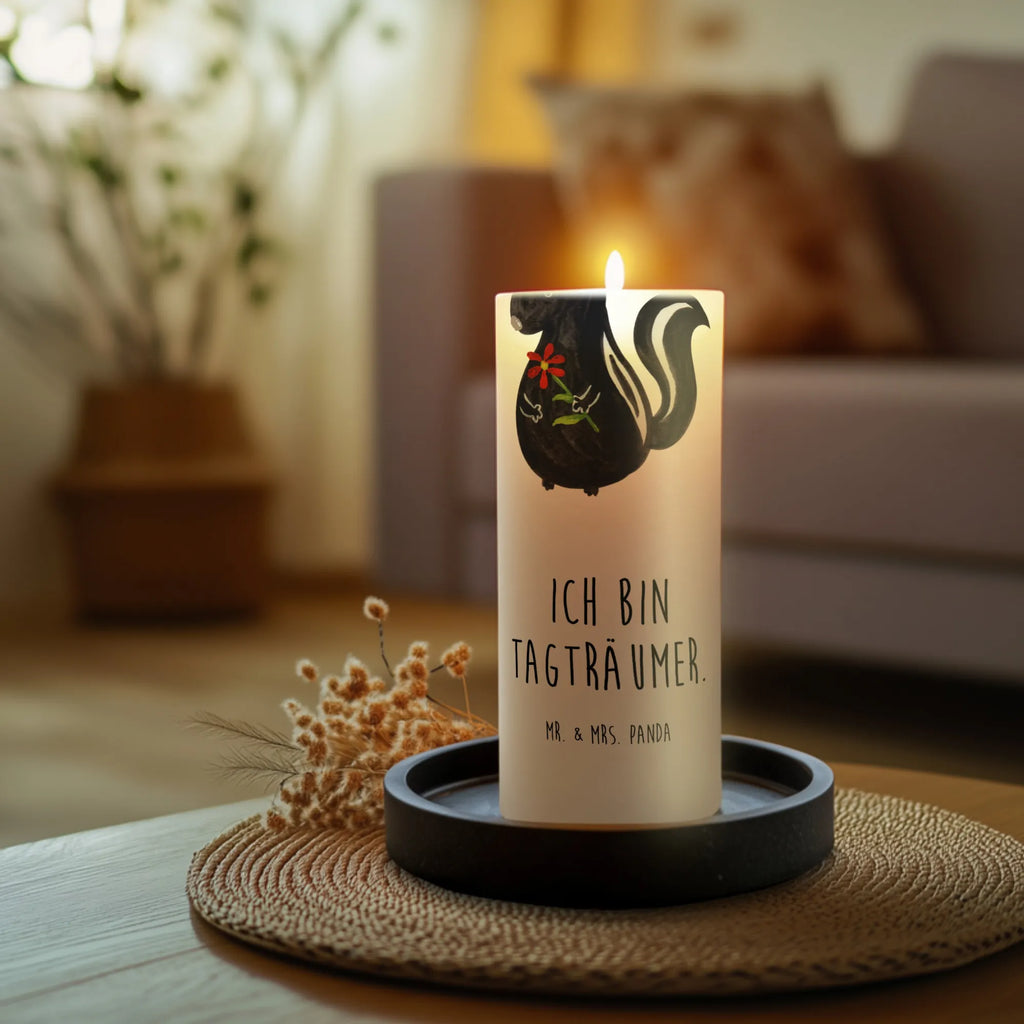 Candle skunk flower Kommunionskerze, Grosse Kerze, Tafelkerze, Osterkerze, Weihnachtskerze, Erinnerungskerze, Blockkerze, Dekokerze, Dinnerkerze, Handgemachte Kerze, Wachskerze, Bedruckte Kerze, Tischkerze, Adventskerze, Stumpenkerze, Zylinderkerze, Kerze Mit Motiv, Kerze Mit Spruch, Geburtskerze, Dekorative Kerze, Hochzeitskerze, Laternenkerze, Geburtstagskerze, Gartenkerze, Erinnerungslicht, Schmuckkerze, Wunschkerze, Skunk, Stinktier, Stinker, Verträumt, Träume, Raubtier, Dreams, Tagträumer, Stinki, Wildtier