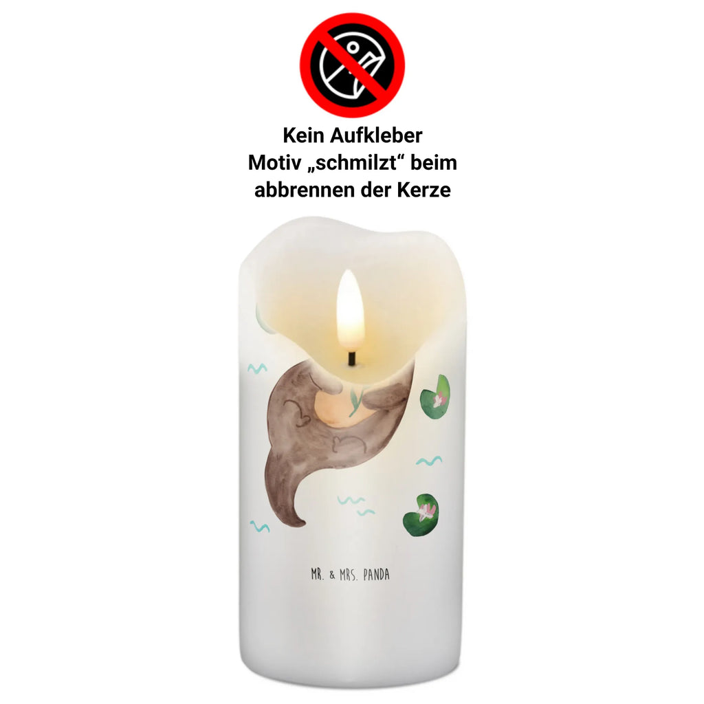 Candle otter Water Lily Dekokerze, Erinnerungslicht, Geburtstagskerze, Kerze Mit Motiv, Weihnachtskerze, Dekorative Kerze, Handgemachte Kerze, Laternenkerze, Adventskerze, Zylinderkerze, Dinnerkerze, Geburtskerze, Blockkerze, Kommunionskerze, Schmuckkerze, Hochzeitskerze, Osterkerze, Grosse Kerze, Stumpenkerze, Tafelkerze, Wachskerze, Bedruckte Kerze, Wunschkerze, Erinnerungskerze, Gartenkerze, Kerze Mit Spruch, Tischkerze, Otter, Fischotter, Seeotter, Otter Seeotter See Otter