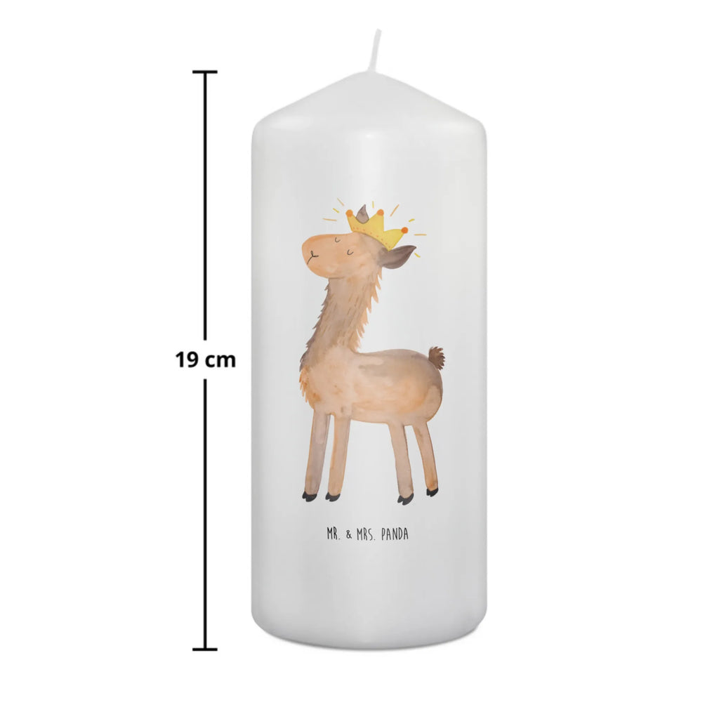 Kerze Lama König Dekorative Kerze, Adventskerze, Hochzeitskerze, Wunschkerze, Osterkerze, Schmuckkerze, Wachskerze, Stumpenkerze, Geburtskerze, Erinnerungskerze, Tafelkerze, Bedruckte Kerze, Handgemachte Kerze, Blockkerze, Grosse Kerze, Zylinderkerze, Tischkerze, Kerze Mit Spruch, Dekokerze, Kerze Mit Motiv, Dinnerkerze, Gartenkerze, Weihnachtskerze, Geburtstagskerze, Kommunionskerze, Laternenkerze, Erinnerungslicht, Alpaka, Lama, Büro Kollege, Chef, Abitur, Königin, Mama, Kollegin, Abi, Freundin, Vorgesetzter, König, Lamas, Papa