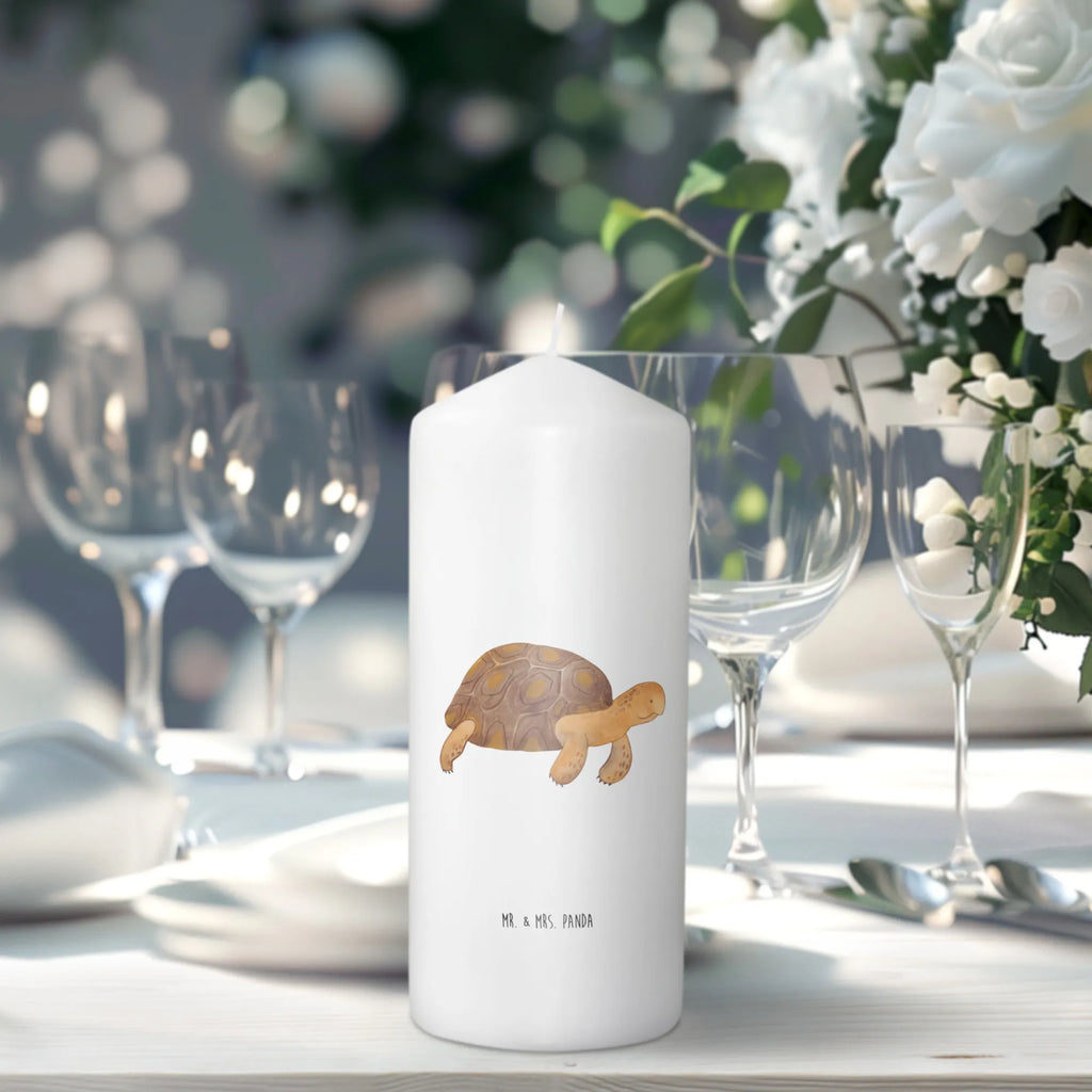 Candle tortoise March Erinnerungslicht, Stumpenkerze, Grosse Kerze, Adventskerze, Blockkerze, Dinnerkerze, Osterkerze, Hochzeitskerze, Bedruckte Kerze, Dekorative Kerze, Erinnerungskerze, Tischkerze, Geburtskerze, Tafelkerze, Dekokerze, Kerze Mit Spruch, Weihnachtskerze, Gartenkerze, Zylinderkerze, Wachskerze, Geburtstagskerze, Wunschkerze, Laternenkerze, Handgemachte Kerze, Schmuckkerze, Kerze Mit Motiv, Kommunionskerze, Urlaub, Meer, Meerestiere, Reiselust, Motivation, Schildkröten, Inspiration, Get Lost, Neustart, Schildkröte, Abenteuer, Lieblingsmensch