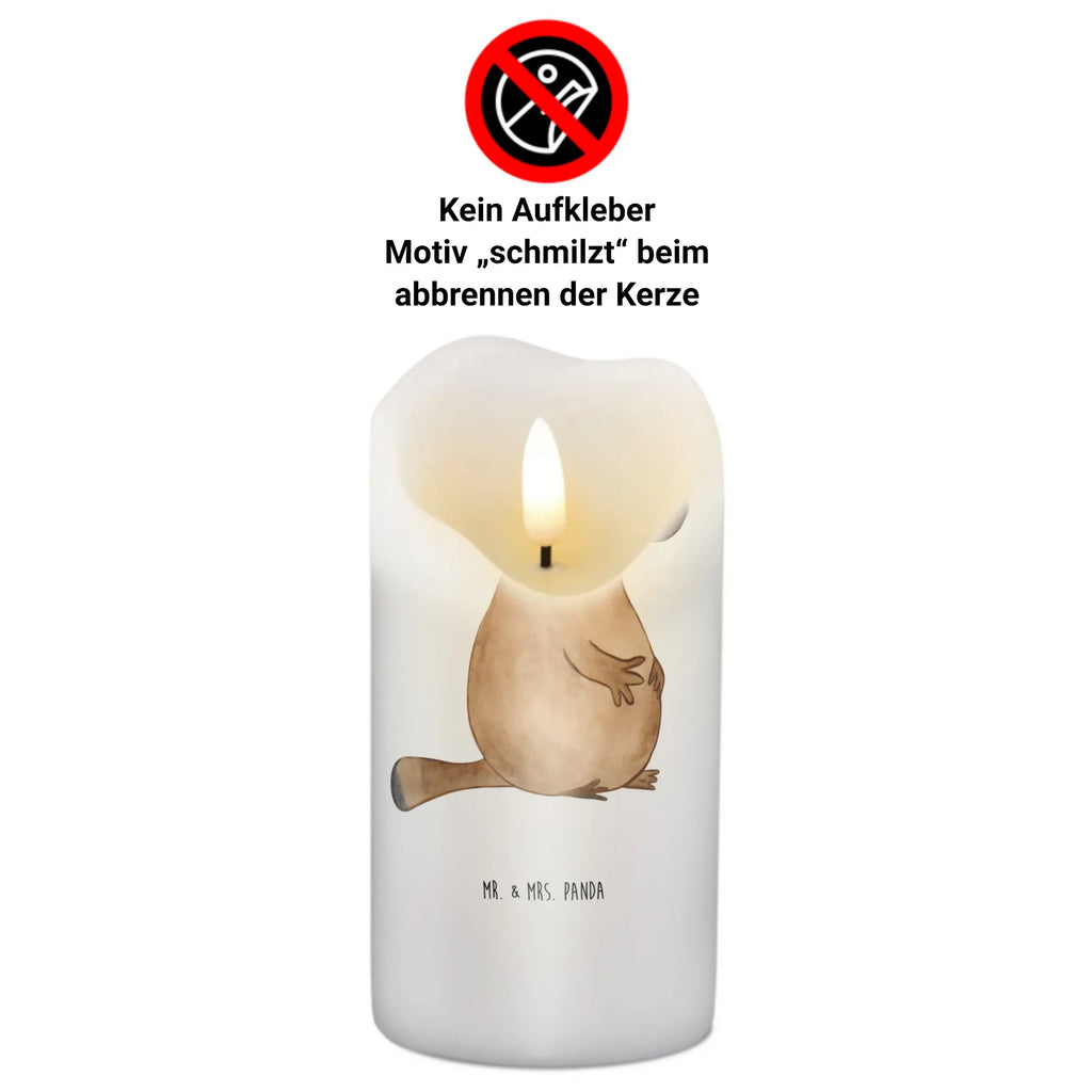 Candle platypus courage Wunschkerze, Dekokerze, Tafelkerze, Osterkerze, Erinnerungslicht, Grosse Kerze, Stumpenkerze, Schmuckkerze, Erinnerungskerze, Dinnerkerze, Handgemachte Kerze, Tischkerze, Zylinderkerze, Blockkerze, Laternenkerze, Adventskerze, Wachskerze, Hochzeitskerze, Geburtstagskerze, Dekorative Kerze, Kerze Mit Motiv, Weihnachtskerze, Gartenkerze, Kommunionskerze, Geburtskerze, Bedruckte Kerze, Kerze Mit Spruch, Urlaub, Meer, Meerestiere, Lebensweisheit, Mut, Neustart, Raodtrip, Schnabeltiere, Arbeit, Weltreise, Schnabeltier, Neuanfang, Motivation, mutig, Büro, Training