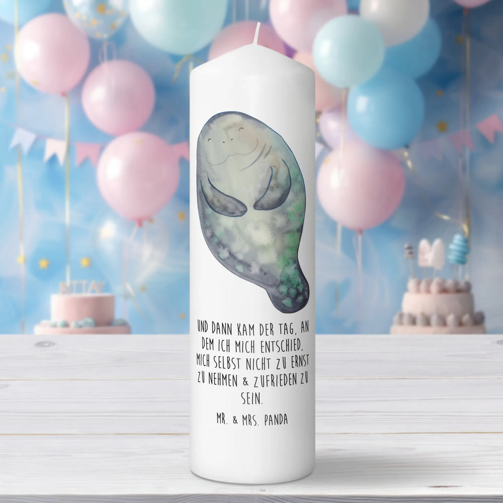 Candle manatee happy Gedenkkerze, Tischkerze, Metall-Kerze, Laternenkerze, Andachtskerze, Dinnerkerzenpaar, Kerze Mit Fotoeinleger, Kerze Für Hochzeit, Kerze Mit Gravur, Kerze Für Ostern, Kerze Mit Motiv, Kerze Für Taufe, Handgemachte Kerze, Sojawachskerze, Kerze Für Advent, Glas-Kerze, Kerze Mit Namensgravur, Fair-Trade-Kerze, Streukerze, Kerze Für Firmung, Bio-Kerze, Votivkerze, Handgegossene Kerze, Stumpenkerze, Stumpenkerzen-Set, Grabkerze, Kerze Für Weihnachten, Stabkerze, Kerze, Gartenkerze, Outdoor-Kerze, Stearin­kerze, Kerze Ohne Duft, Duftkerze, Dinnerkerze, Kerze Als Gastgeschenk, Blockkerze, Kerze Mit Spruch, Kerze Mit Duft, Kerze Für Kommunion, Kerze Für Geburtstag, Trauerkerze, Teelicht, Tafelkerze, Grablicht, Kerze Mit Prägung, Meerestiere, Meer, Urlaub, Respekt, Neustart, Zufrieden, Freundin, Neuanfang, Liebeskummer, Seekuh, Selbstliebe, Seekühe, Achtsamkeit