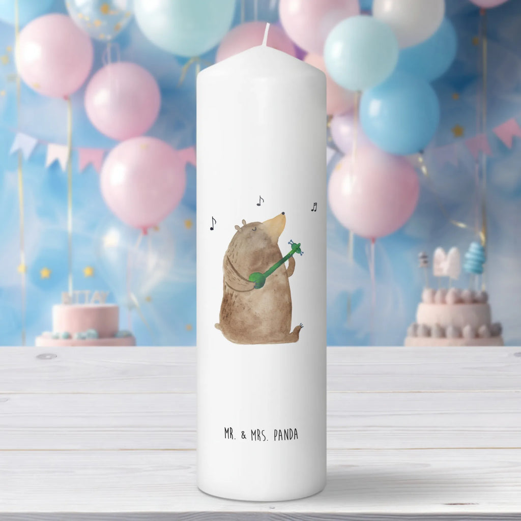 Kerze Bär Gitarre Osterkerze, Dinnerkerze, Wunschkerze, Tafelkerze, Geburtstagskerze, Kommunionskerze, Hochzeitskerze, Schmuckkerze, Weihnachtskerze, Bedruckte Kerze, Grosse Kerze, Blockkerze, Dekorative Kerze, Zylinderkerze, Geburtskerze, Wachskerze, Kerze Mit Spruch, Kerze Mit Motiv, Dekokerze, Tischkerze, Adventskerze, Handgemachte Kerze, Erinnerungskerze, Stumpenkerze, Laternenkerze, Erinnerungslicht, Gartenkerze, Teddybär, Teddy, Bär
