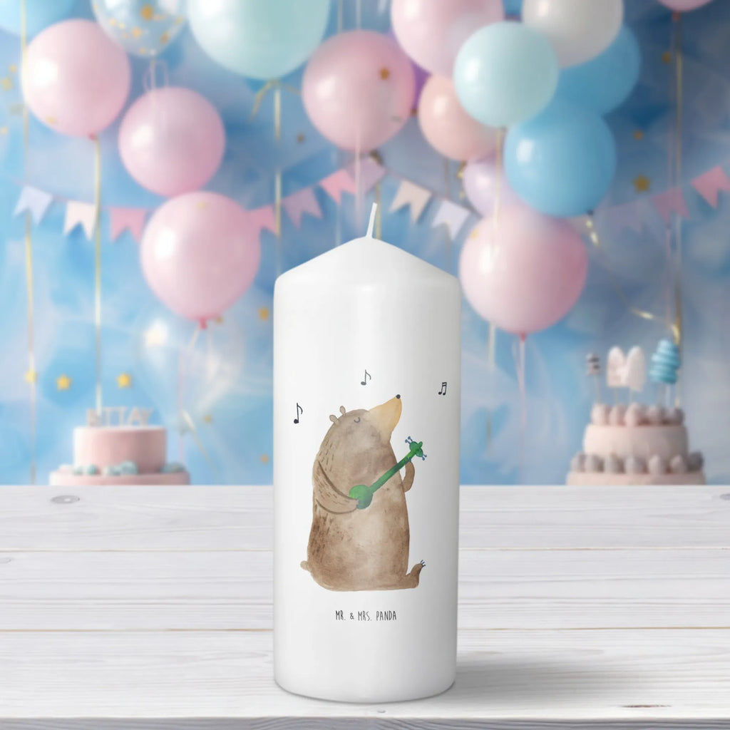 Kerze Bär Gitarre Osterkerze, Dinnerkerze, Wunschkerze, Tafelkerze, Geburtstagskerze, Kommunionskerze, Hochzeitskerze, Schmuckkerze, Weihnachtskerze, Bedruckte Kerze, Grosse Kerze, Blockkerze, Dekorative Kerze, Zylinderkerze, Geburtskerze, Wachskerze, Kerze Mit Spruch, Kerze Mit Motiv, Dekokerze, Tischkerze, Adventskerze, Handgemachte Kerze, Erinnerungskerze, Stumpenkerze, Laternenkerze, Erinnerungslicht, Gartenkerze, Teddybär, Teddy, Bär