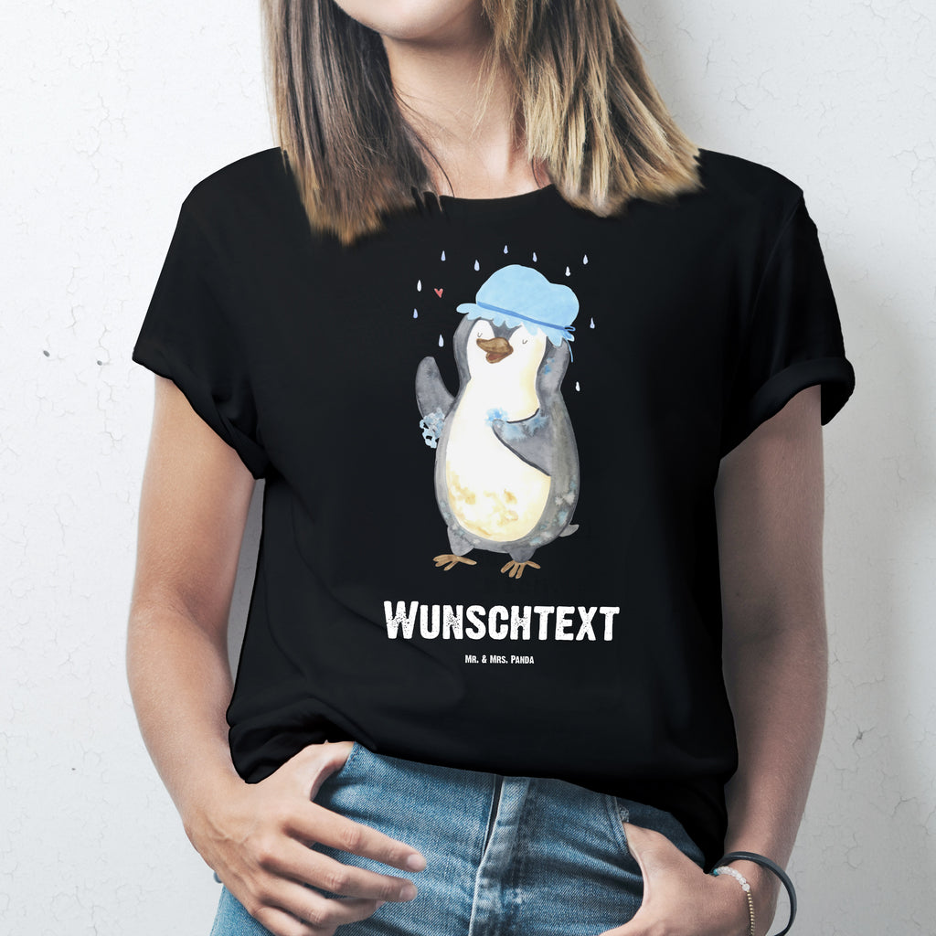Personalisiertes T-Shirt Pinguin duscht T-Shirt Personalisiert, T-Shirt mit Namen, T-Shirt mit Aufruck, Männer, Frauen, Pinguin, Pinguine, Dusche, duschen, Lebensmotto, Motivation, Neustart, Neuanfang, glücklich sein