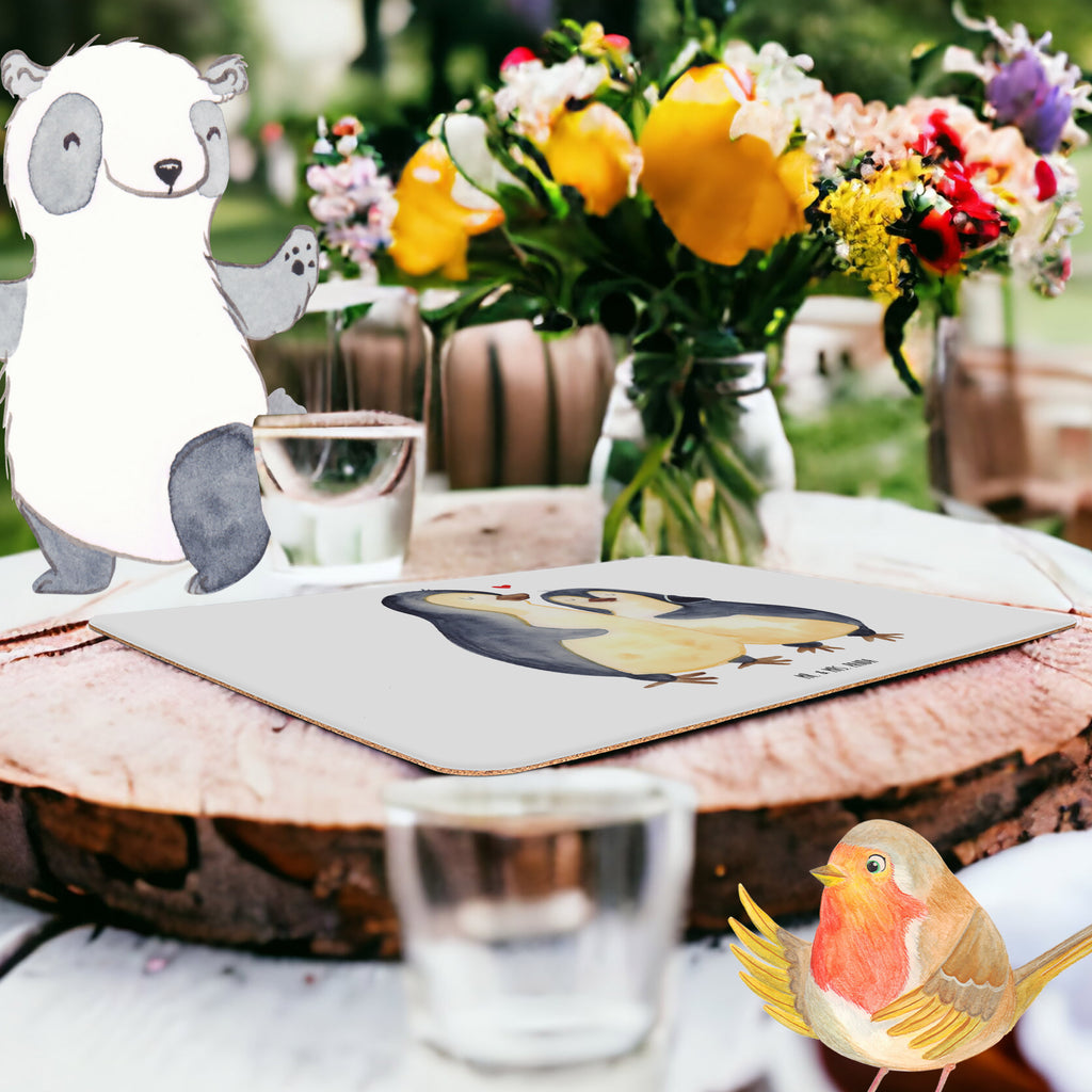 Tischset Pinguin umarmend Tischset, Tischuntersetzer, Platzset, Pinguin, Liebe, Liebespaar, Liebesbeweis, Liebesgeschenk, Verlobung, Jahrestag, Hochzeitstag, Hochzeit, Hochzeitsgeschenk