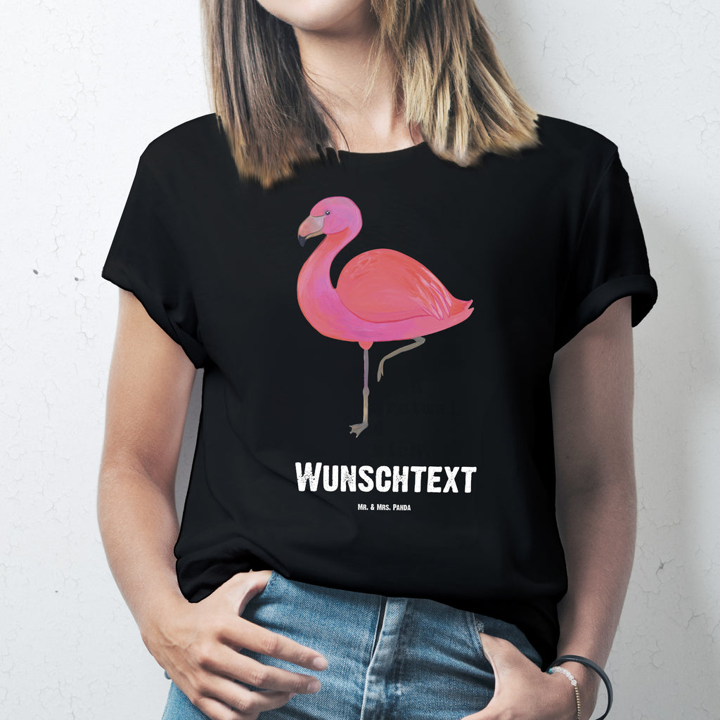 Personalisiertes T-Shirt Flamingo classic T-Shirt Personalisiert, T-Shirt mit Namen, T-Shirt mit Aufruck, Männer, Frauen, Wunschtext, Bedrucken, Flamingo, Einzigartig, Selbstliebe, Stolz, ich, für mich, Spruch, Freundin, Freundinnen, Außenseiter, Sohn, Tochter, Geschwister