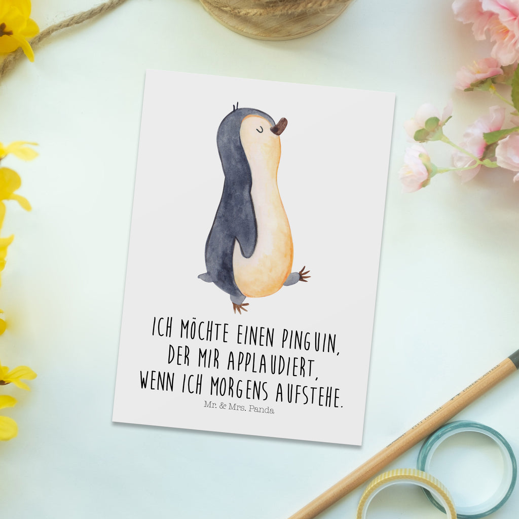 Postkarte Pinguin marschierend Geschenkkarte, Grußkarte, Karte, Einladung, Ansichtskarte, Geburtstagskarte, Einladungskarte, Dankeskarte, Pinguin, Pinguine, Frühaufsteher, Langschläfer, Bruder, Schwester, Familie